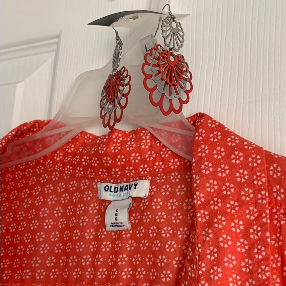 Old Navy - Women’s (L) Orange Shirt & Earrings
